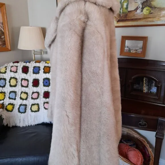 Vintage Plush Faux Fur Cape Thick Plush Warm Winter Glamourous Luxurious Formal - Picture 6 of 16